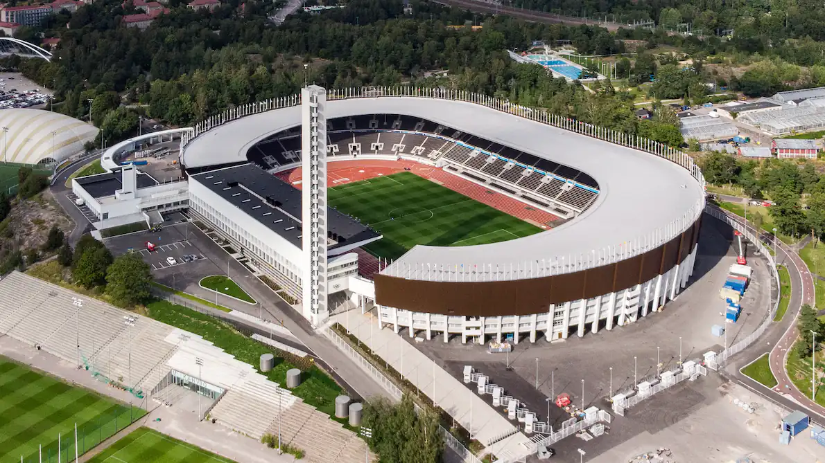 Helsingin Olympiastadion ilmasta, kenttä ja torni peruskorjauksen jälkeen
